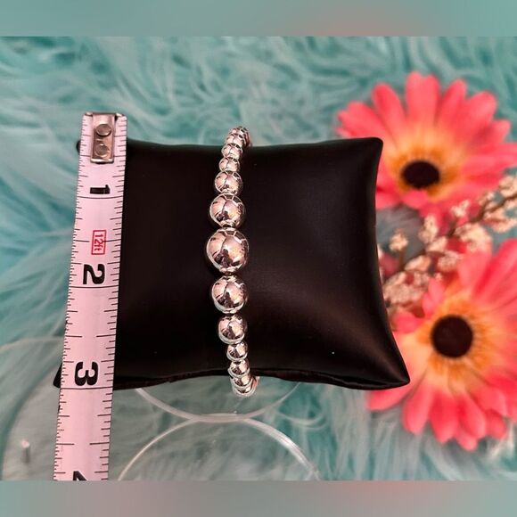 Gorgeous Silver Beaded Bracelet With 925 Graduated Sized Beads NEW! - Picture 3 of 4